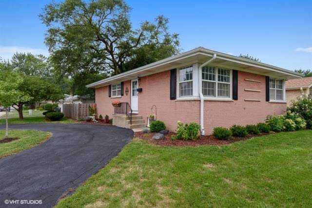 6 W White Oak St Arlington Heights, IL 60005 | MLS 10124363 Photo 1
