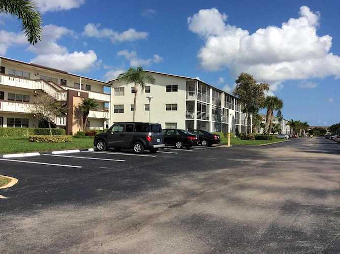 62 Suffolk B #62 Boca Raton, FL 33434 | MLS RX-10503702 Photo 1