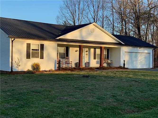 2964 Irish St Newton, NC 28658 | MLS 3473536 Photo 1