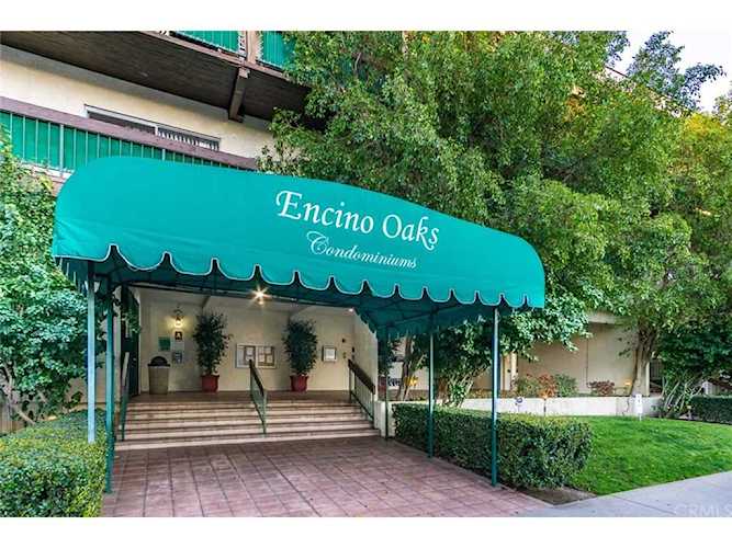 5460 White Oak Avenue #J103, Encino, CA 91316 | MLS #PW19031377 Photo 1