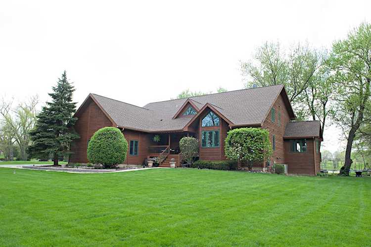 2803 N Bayview Ln Mchenry, IL 60051 | MLS 10093731 Photo 1