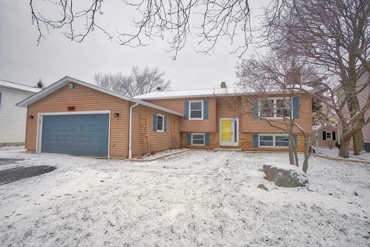 17618 W Summit Dr Grayslake, IL 60030 | MLS 10269846 Photo 1