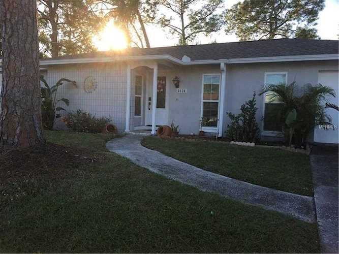 6820 Robinswood Lane Tampa, FL 33634 | MLS T3145650 Photo 1