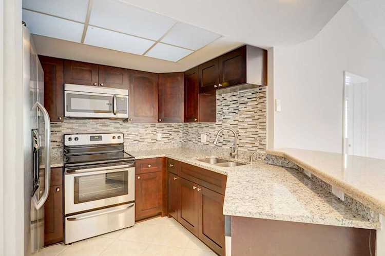 4177 N Haverhill Road #821 West Palm Beach, FL 33417 | MLS RX-10504064 Photo 1