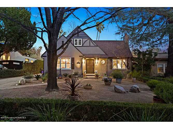 1250 N Holliston Avenue, Pasadena, CA 91104 | MLS #819000639 Photo 1
