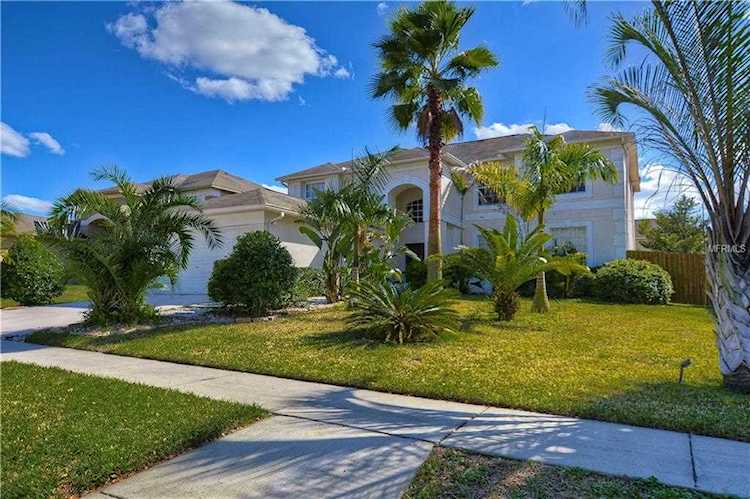 2708 Avon River Drive Valrico, FL 33596 | MLS T3156746 Photo 1