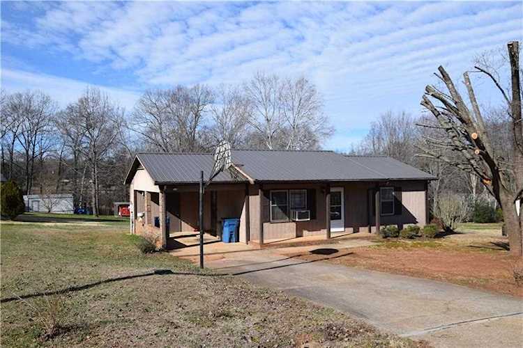 1635 Corral Dr Hickory Nc 28602 Mls 3474335
