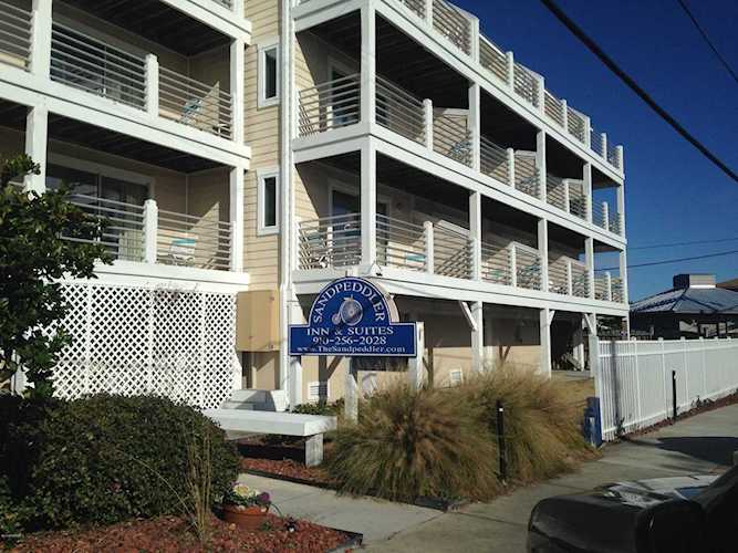 Home For Sale At 15 Nathan Street, Wrightsville Beach NC in Sand Peddler Inn Photo 1