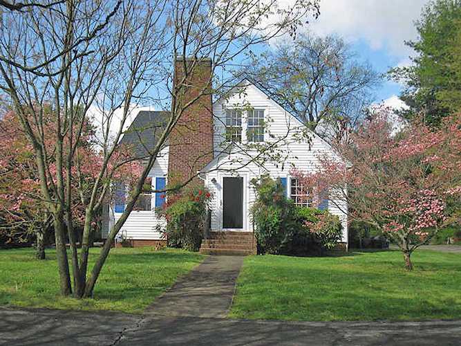 1211 Circle Dr Dandridge, TN 37725