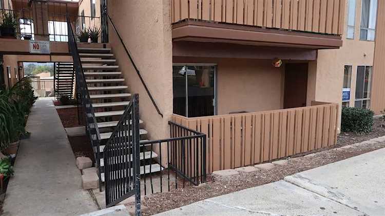 1051 Rock Springs Rd Escondido, CA 92026 | MLS 190002597 Photo 1