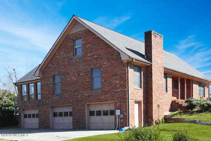 Home For Sale At 669 Hughes Road, Hampstead NC in Hampstead Photo 1