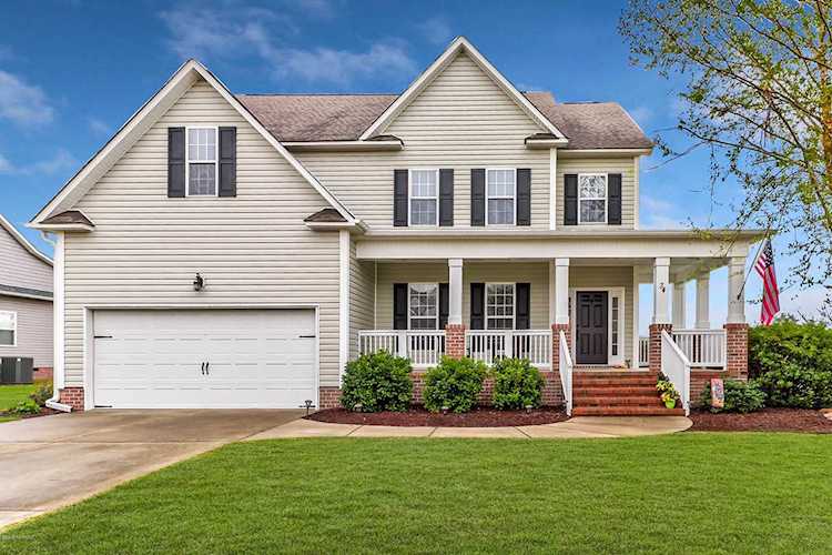 Home For Sale At 34 Raven Drive, Rocky Point NC in Avendale Photo 1