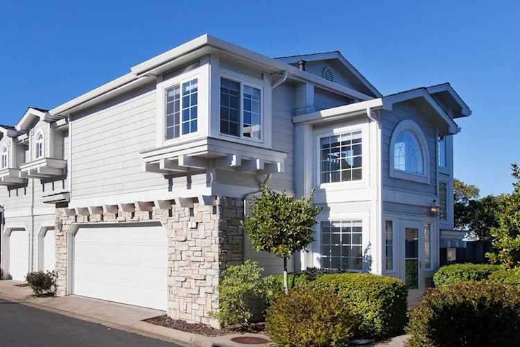 9 Outlook Cir Pacifica, CA 94044 | MLS ML81734194 Photo 1