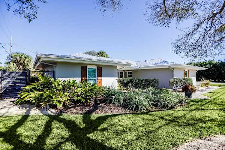 305 S S Ramona Avenue Indialantic, FL 32903 | MLS 836400 Photo 1