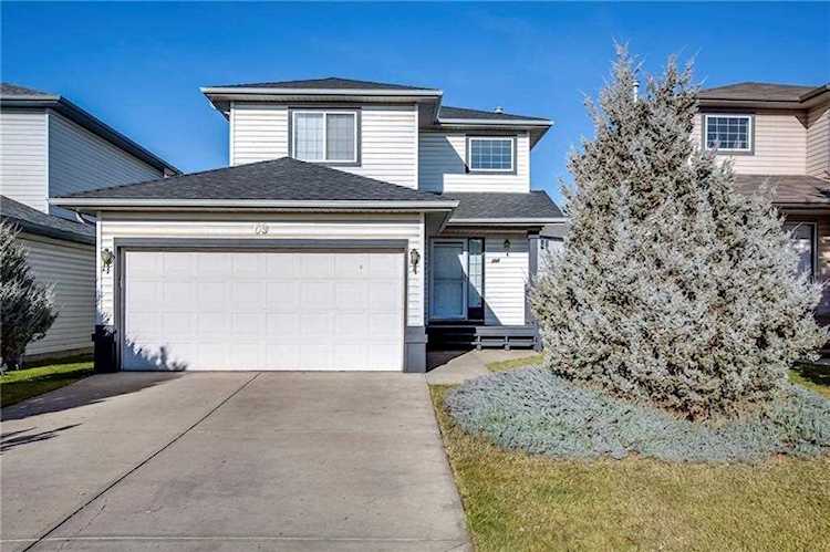 69 Harvest Creek Close NE Calgary, AB T3K 4P7