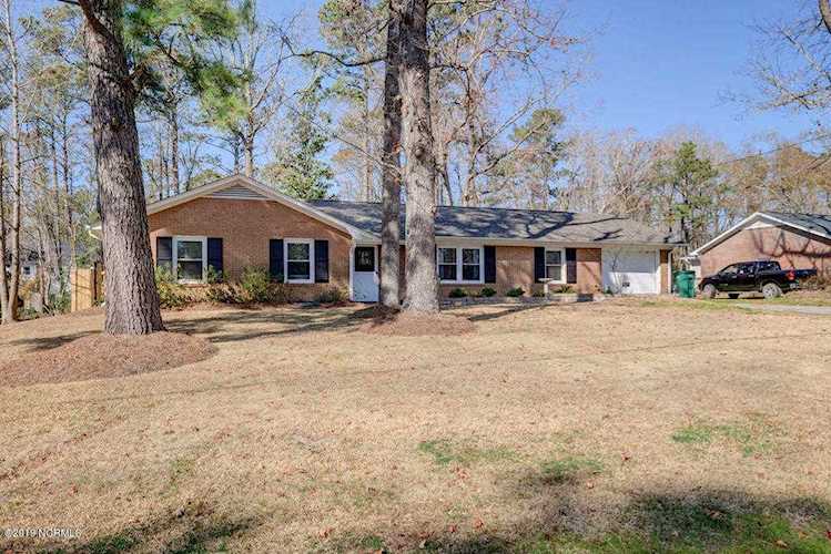 Home For Sale At 513 Bayshore Drive, Wilmington NC in Bayshore Estates Photo 1