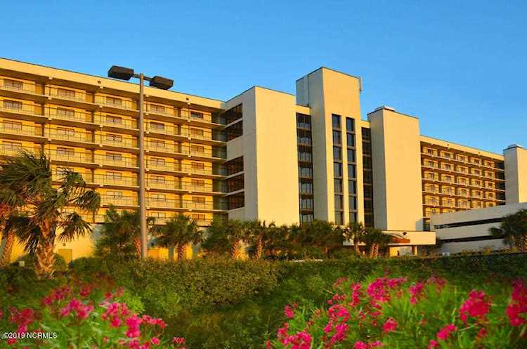 Home For Sale At 2700 N Lumina Avenue, Wrightsville Beach NC in Shell Island Resort Photo 1