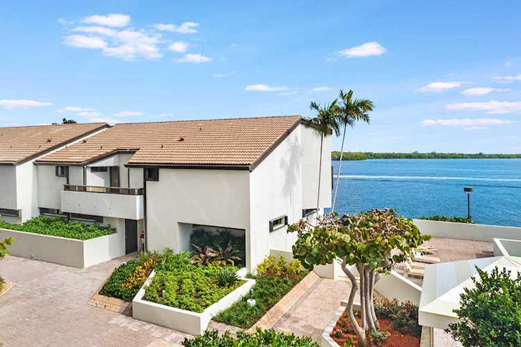 100 Lakeshore Drive #L9 North Palm Beach, FL 33408 | MLS RX-10503814 Photo 1