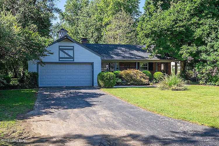 5822 Bonfire Dr Louisville, KY 40207 | MLS 1524796 Photo 1
