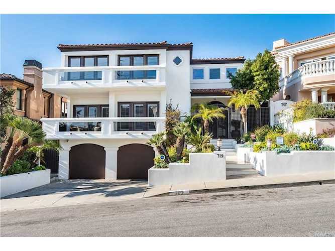 719 11th Street in Manhattan Beach, CA - MLS# SB19051519 Photo 1