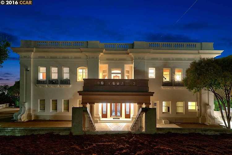 1960 San Antonio Avenue Berkeley, CA 94707