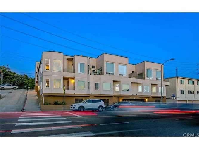 330 41st Street #B in Manhattan Beach, CA - MLS# SB19051583 Photo 1