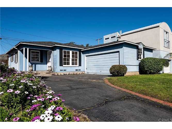 1717 N Meadows Avenue in Manhattan Beach, CA - MLS# SB19055277 Photo 1