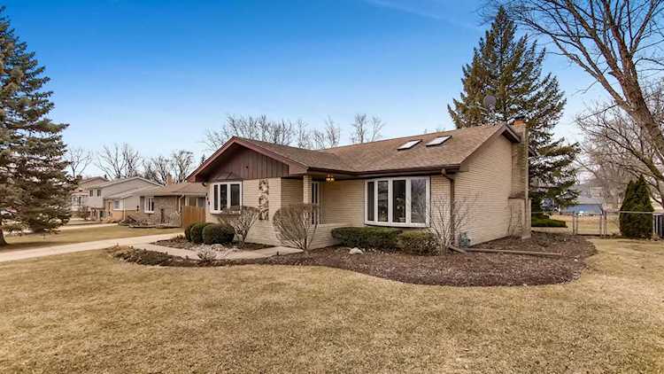 348 N Edgewood Ave Lombard, IL 60148 | MLS 10307399 Photo 1