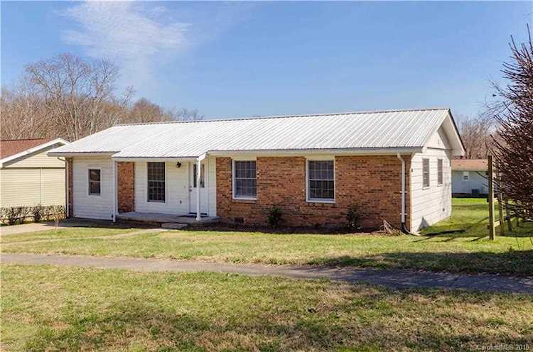 714 White Sparrow Dr Hendersonville, NC 28792 | MLS 3484569 Photo 1