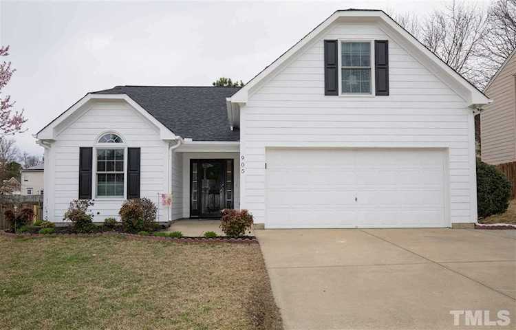 905 Brickstone Drive Apex, NC 27502 | MLS 2242418 Photo 1