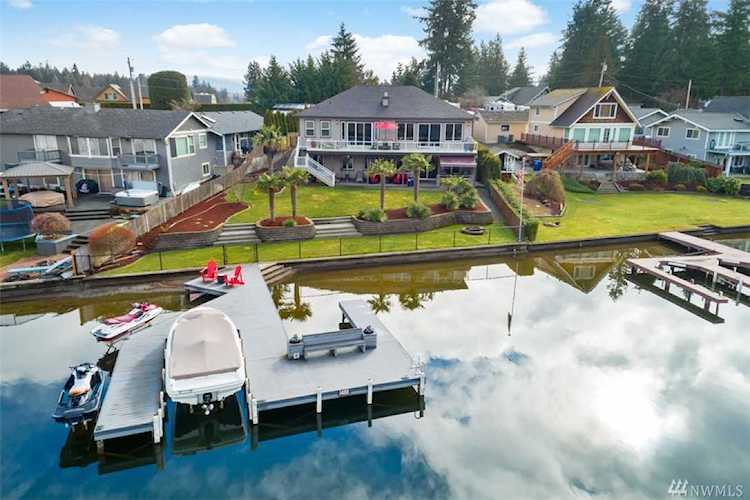 4607 N Island Dr E Bonney Lake, WA 98391 | MLS ® 1422045 Photo 1