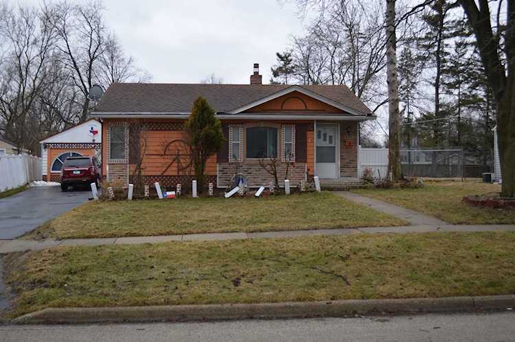 1435 Walnut Dr Woodstock, IL 60098 | MLS 10308849 Photo 1