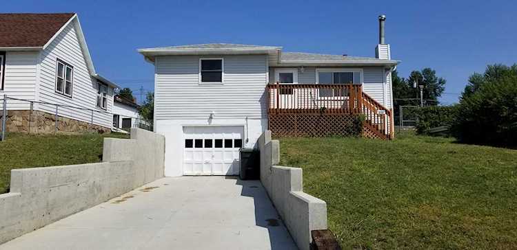 806 NW 4th Ave Mandan, ND 58554 | MLS 400002 Photo 1