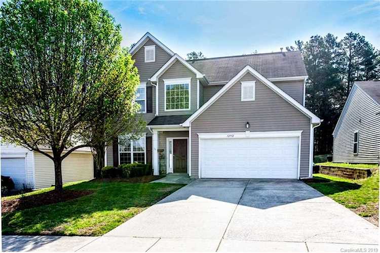 12932 Deaton Hill Dr Charlotte, NC 28269 | MLS 3484072 Photo 1