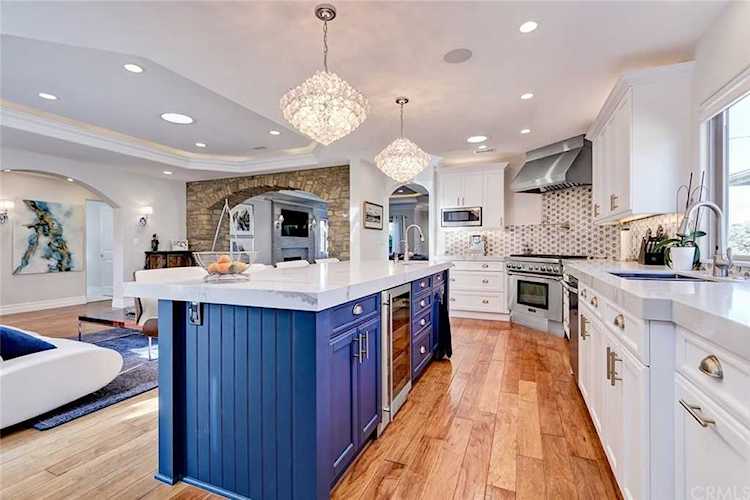 441 Avenue E in Redondo Beach, CA - MLS# SB18289677 Photo 1
