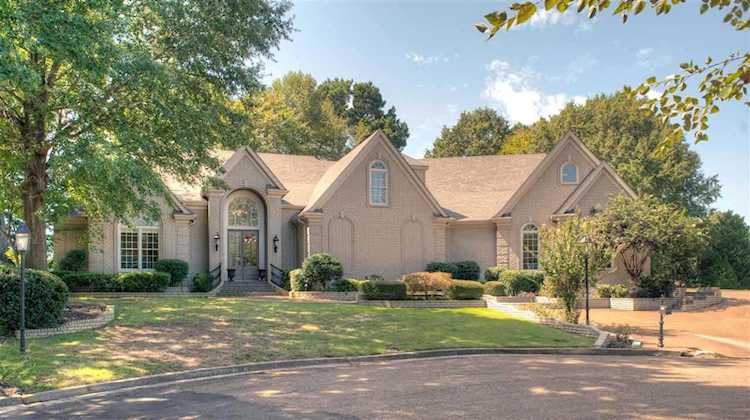 2693 Burton Briar Cir Collierville, TN 38017 | MLS 10049021 Photo 1