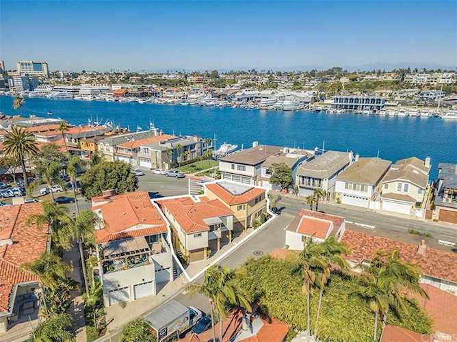 206 Via Antibes Newport Beach, CA 92663