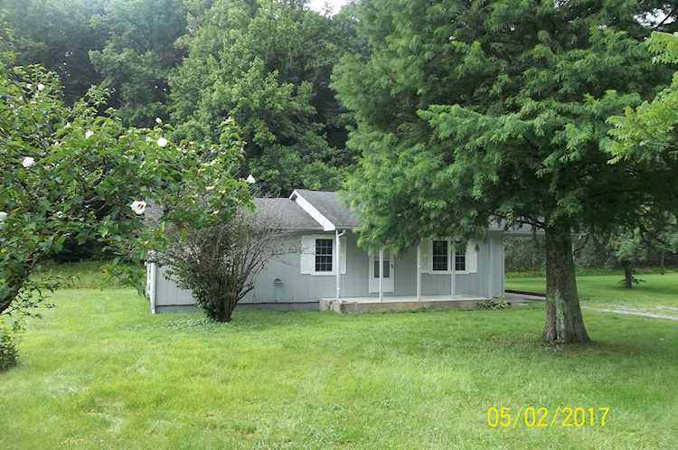 1115 Lower Valley Rd Wartburg TN 37887 in | MLS 1069519 - GreatLifeRE.com Photo 1