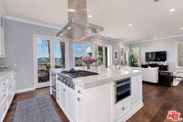 16648 Calle Arbolada, Pacific Palisades, CA 90272 | MLS #19451892 Photo 1