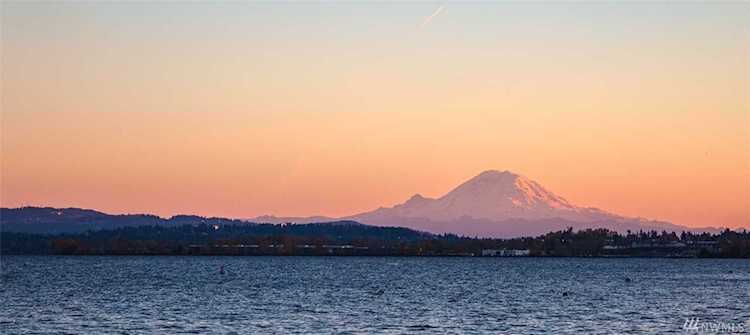 11940 Riviera Place NE Seattle, WA 98125 | MLS ® 1402578 Photo 1