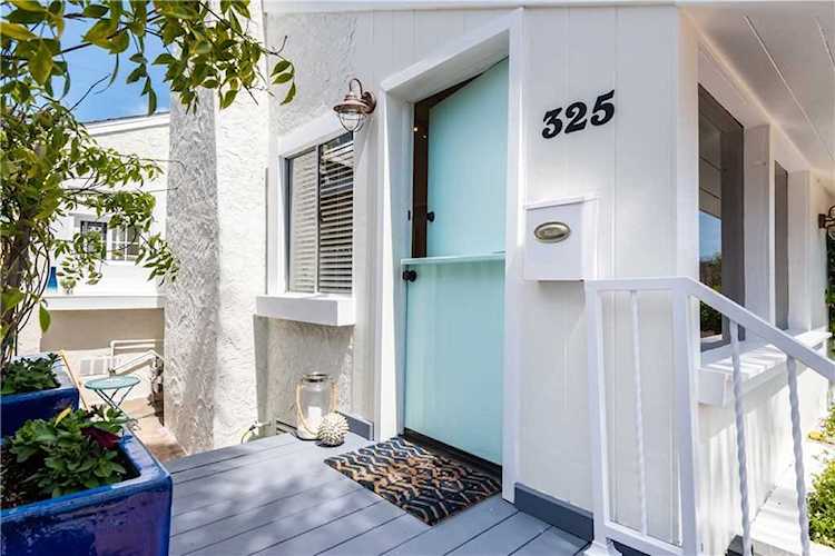 325 4th Street in Manhattan Beach, CA - MLS# SB19080126 Photo 1