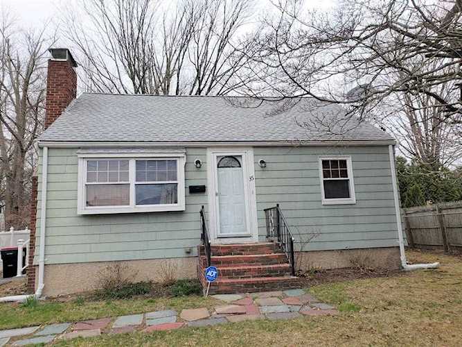 35 Fenway Cir Brockton, MA 02301 | MLS 72482332 Photo 1