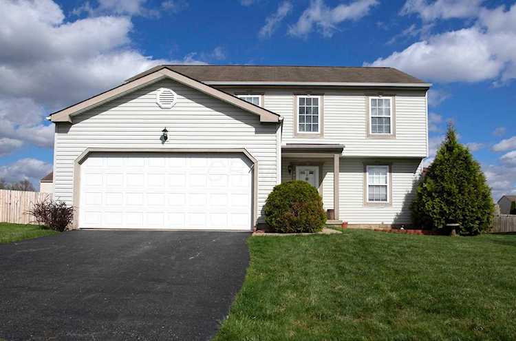 207 Wakefield Avenue Pataskala, OH 43062 | MLS 219011859 Photo 1
