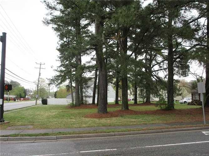 906 Todds Ln Hampton VA 23666 | MLS# 10252759 - TREG.com Photo 1