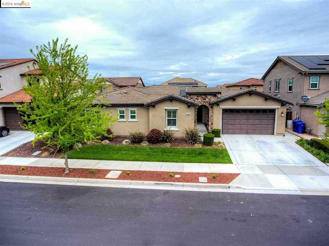529 Stratford Way Brentwood, CA 94513 | MLS 40862009 Photo 1