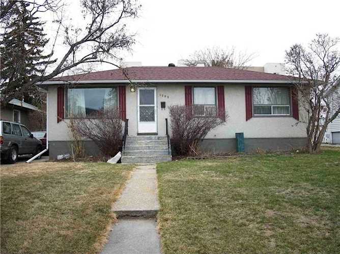 1709 32 St SW Calgary, AB T3C 1N6