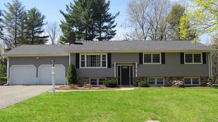Grafton, 19 Janet Cir, MA, home for sale Photo 1