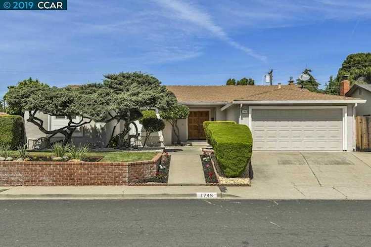 1745 Woodcrest Dr Concord, CA 94521 | MLS 40861902 Photo 1