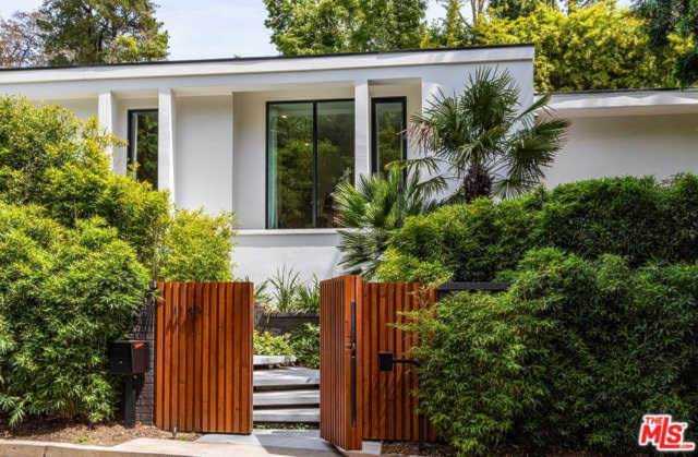 1140 Brooklawn Drive Los Angeles, CA 90077