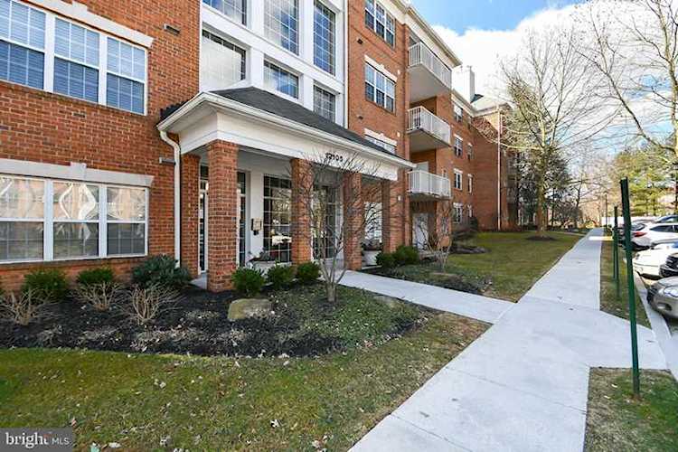 12105 Tullamore Ct #303 Lutherville Timonium, MD 21093 | MLS ® MDBC435380 Photo 1